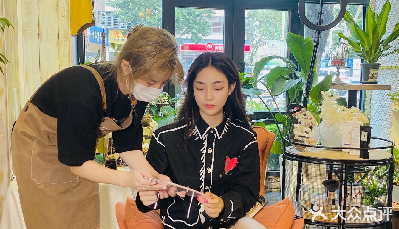 三亚探店 🌸隐秘花店里的高性价比 日式美甲 