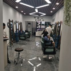 -V8潮牌·接发烫染连锁