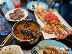 -雍容荟帝王蟹活龙虾展台自助(IFS黑金店)