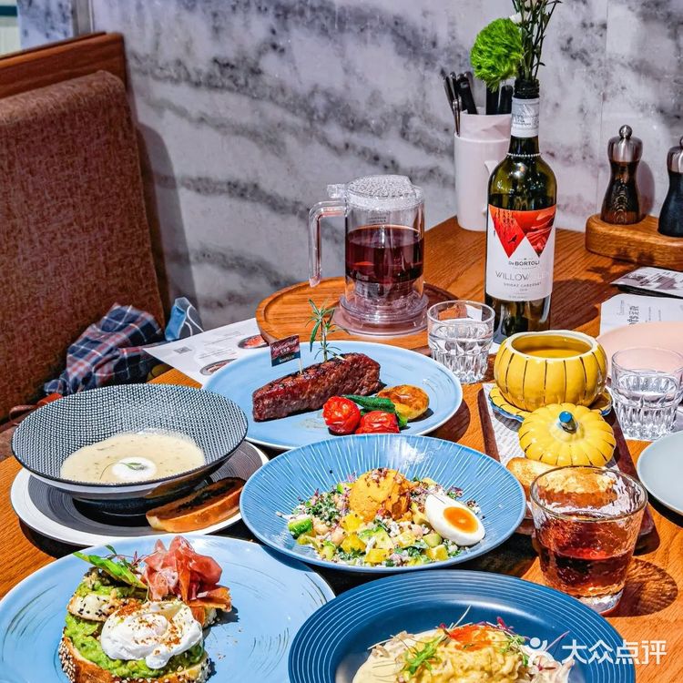 最近疯狂种草的西餐厅，氛围感十足🏙️~