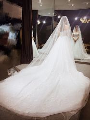 -艾米丽婚纱礼服