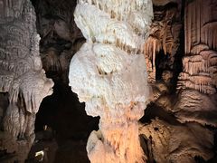 -波斯托伊纳溶洞