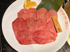 -山川小町·极番烧肉(新地假日广场店)