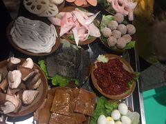 -黄潇洒老火锅(九眼桥宏济巷店)