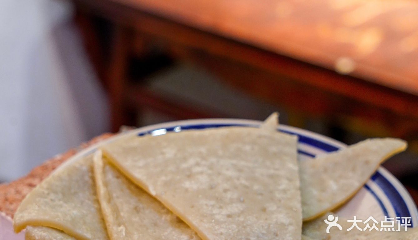 热闹的老小区重庆火锅、香爆整条gai‼️