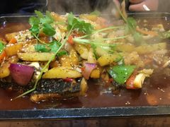 -重庆万州烤鱼(鼎好鱼餐饮临港宝龙店)