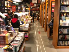 -西西弗书店&矢量咖啡(凯德晶萃广场店)