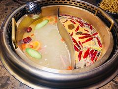 红白鸳鸯锅-小龙坎老火锅(北京三里屯店)