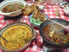 -罗霸蛮老岳阳大排档·鲜货烧烤·土吊子煨砂锅烧菜