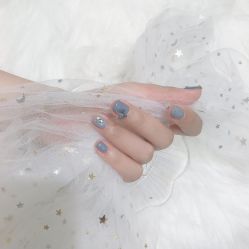 -吉吉靓甲美睫