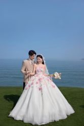 -至臻微拉婚纱摄影