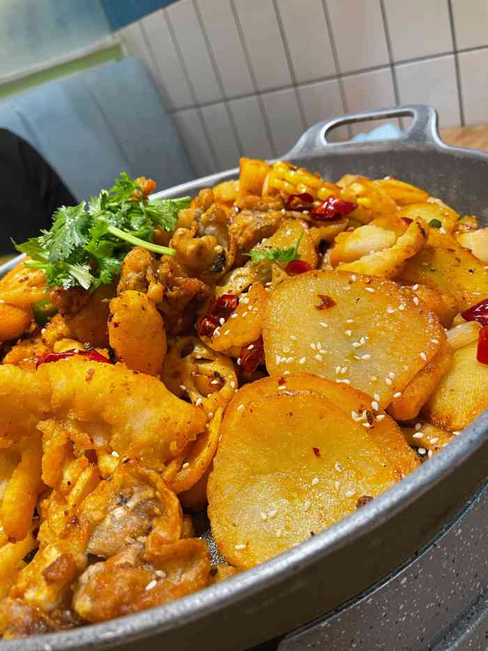 河西金鹰八楼干锅牛蛙真是hin好吃啊已经吃过好几次了牛蛙拼鸡翅美味