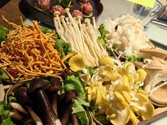 六宫格菌菇拼盘-尚尚仙·酸汤猪手·猪肚鸡火锅(华联万柳购物中心店)