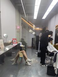 -茶发Salon·烫发染发理发