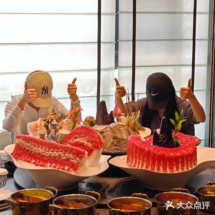 成都南门吃火锅！环境好的没边了。。。
