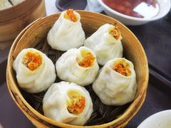 顶黄加蟹小笼包-常州糕团店(北大街新世纪商城店)