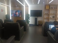 -弘仁宝佳比亚迪4S店(宝山旗舰店)