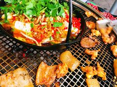 -小辣椒火盆烧烤(温泉南街店)