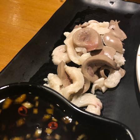 推荐:腰约烤羊腰羊肉串腰子刺身很独特哈哈哈哈这腰子真的好吃啊 羊肉