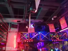 -UP嘻哈酒吧(粉巢店)
