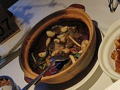 -八府香鸭·啫啫煲(华山路店)