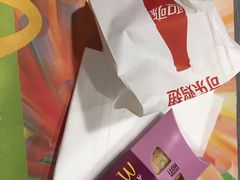 香芋派和可乐鸡翅-麦当劳(中唱大厦店)