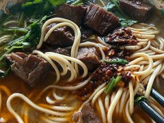 红烧牛肉面-金杨拉面王小吃面馆·牛三宝面·红烧牛肉粉