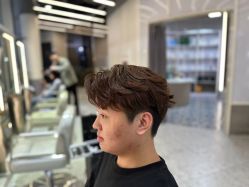 -PE SALON 
