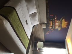 iphone_upload_pic-西安大雁塔科技大学地铁站亚朵酒店