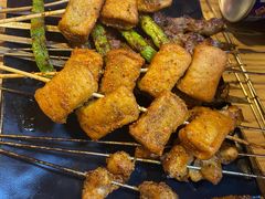 碳烤鱼豆腐-西街夜油条·麻团包乌饭