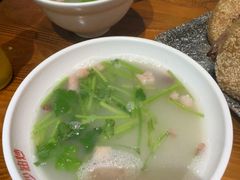 -老天桥酱肉烧饼夹肘子(天桥店)