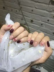 -逸日式美甲美睫工作室