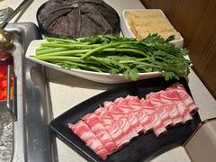 -海底捞火锅鲜切牛肉主题店(长寿路店)