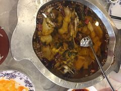 -鑫巴蜀小镇 · 水煮鱼专研店(玉桥店)