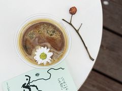 酒酿桂花乌龙茶浸渍牛奶-HUGS coffee(东区店)