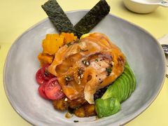 烟熏三文鱼牛油果拌饭-米仓食堂(皇庭广场店)
