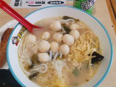 -灵芝妹子海鲜米线(劳动公园店)