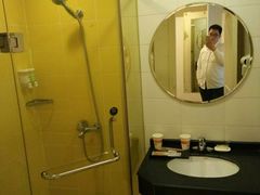 -雅悦酒店(苏州东吴北路宝带路地铁站店)