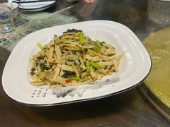 -缘来聚·徽菜名店(黄山宏村店)