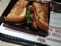 -The Habit Burger Grill 哈比特汉堡(复兴soho店)