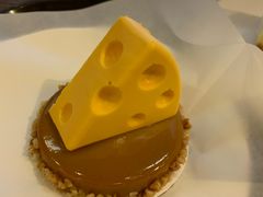 芝士咸蛋黄蛋糕-星巴克(上海虹桥新天地二店)