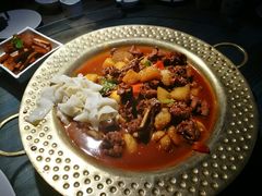 新疆大盘鸡-清真·卡德尔大叔新疆主题餐厅(龙汇路店)