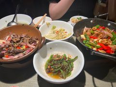 -老湖南民间菜·牛肉十八炒(花都店)