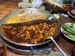 -四小区火锅·巷子里的重庆火锅(花照壁店)