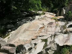 -半月岩风景旅游区