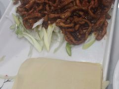 京酱肉丝-一口猪海鲜浑锅·东北家常菜