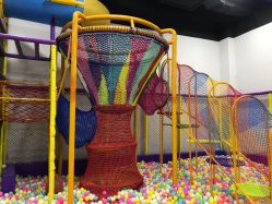 -蹦贝运动中心·蹦床·攀岩·闯关(龙岗店)