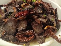 -蔼若春.传承三十年云南菜(金碧公园店)