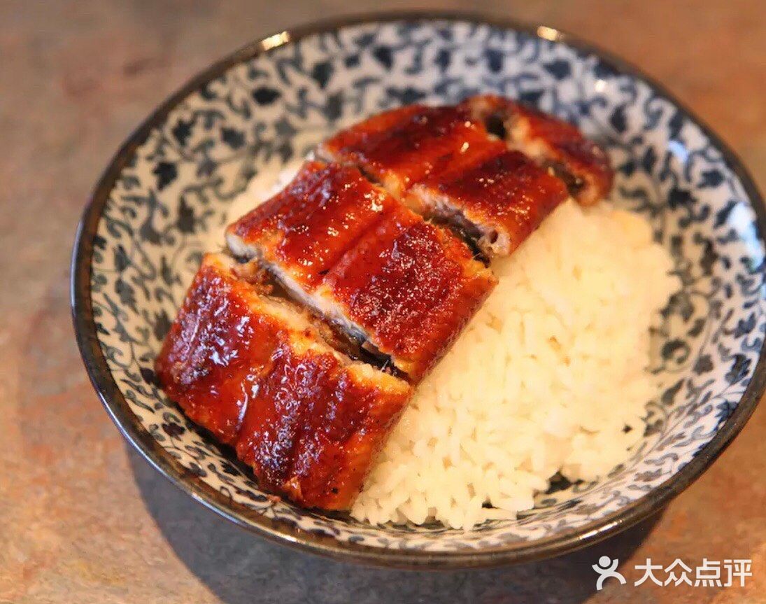 自制的蒲烧鳗鱼饭真的比外面的更好吃。