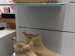 -UGG(燕莎奥特莱斯购物中心店)